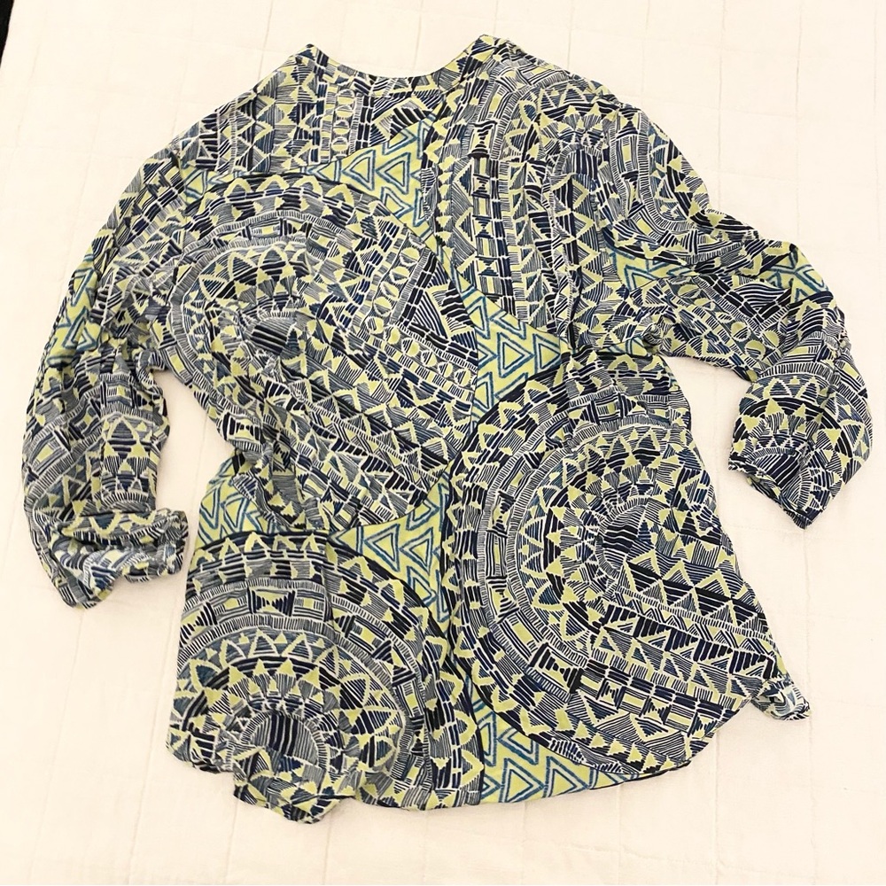 Tianello Green Geometric Button Down Shirt - Picture 3 of 7